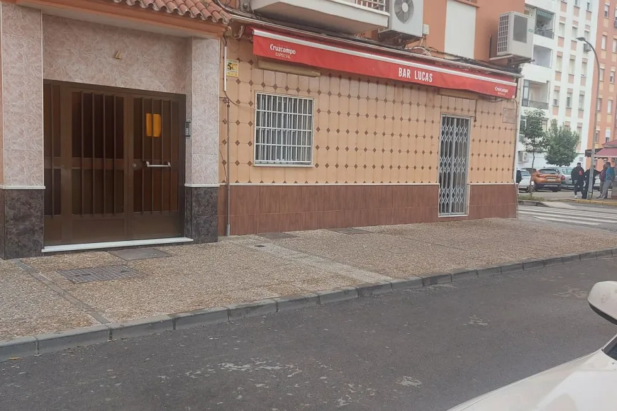 Commercial property en La Línea (Ref: R4226173)