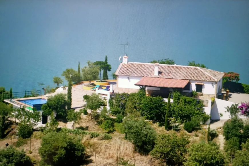Villa en El Gastor (Ref: R5150500)