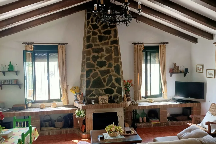 Villa en El Gastor (Ref: R5150500)