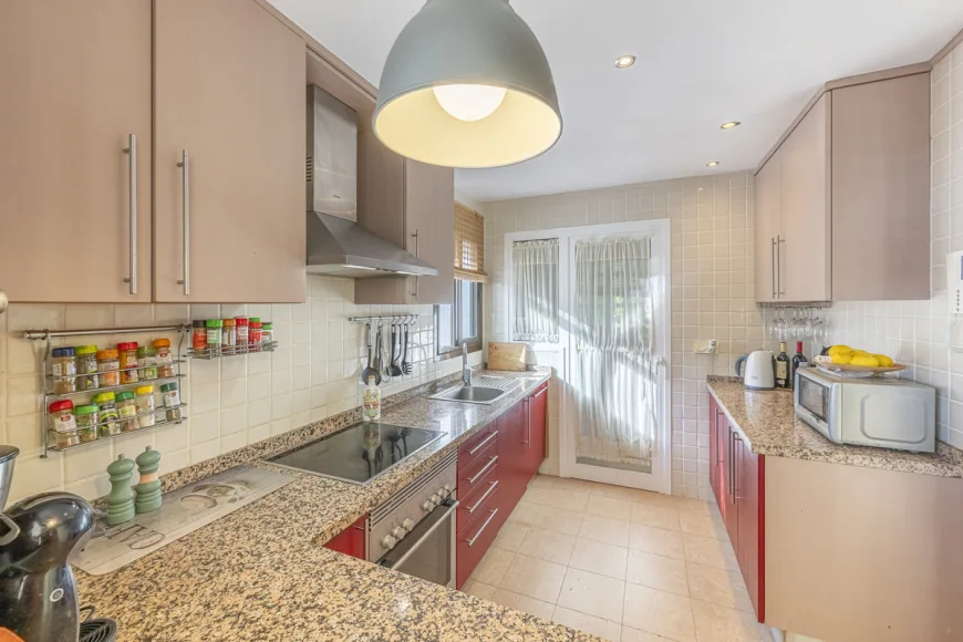 Apartment in La Alcaidesa (Ref: R5342593)