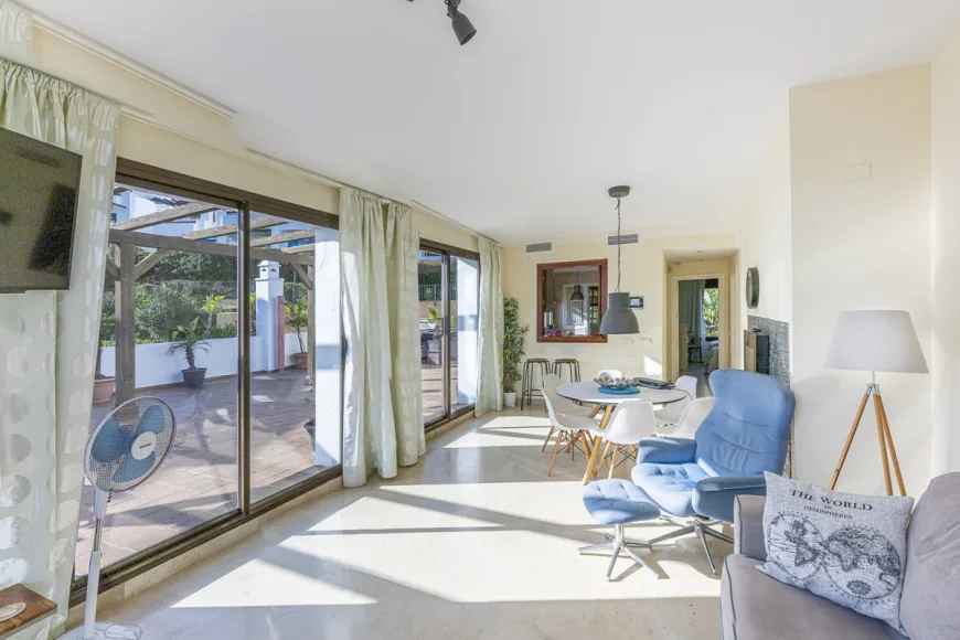 Apartment in La Alcaidesa (Ref: R5342593)