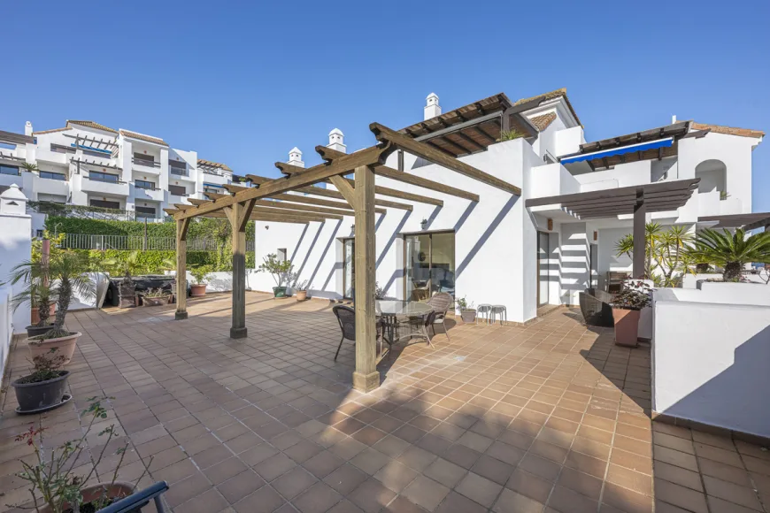 Apartment in La Alcaidesa (Ref: R5342593)