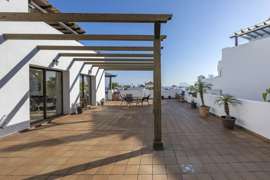 Apartment in La Alcaidesa (Ref: R5342593)