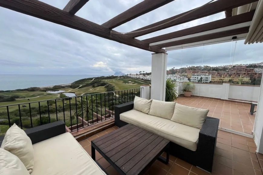 Apartment in La Alcaidesa (Ref: R5350792)
