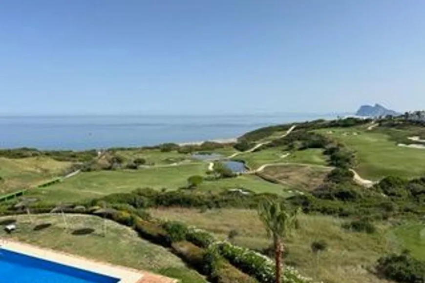 Apartment in La Alcaidesa (Ref: R5350792)