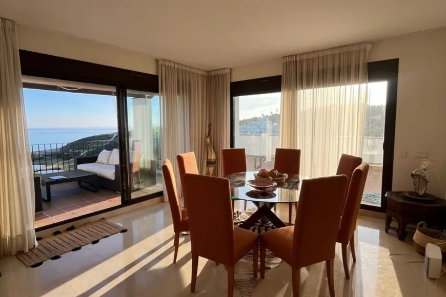 Apartment in La Alcaidesa (Ref: R5350792)