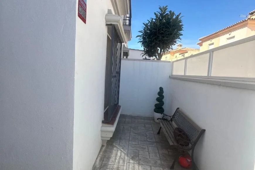 Town house in La Línea (Ref: R5350813)