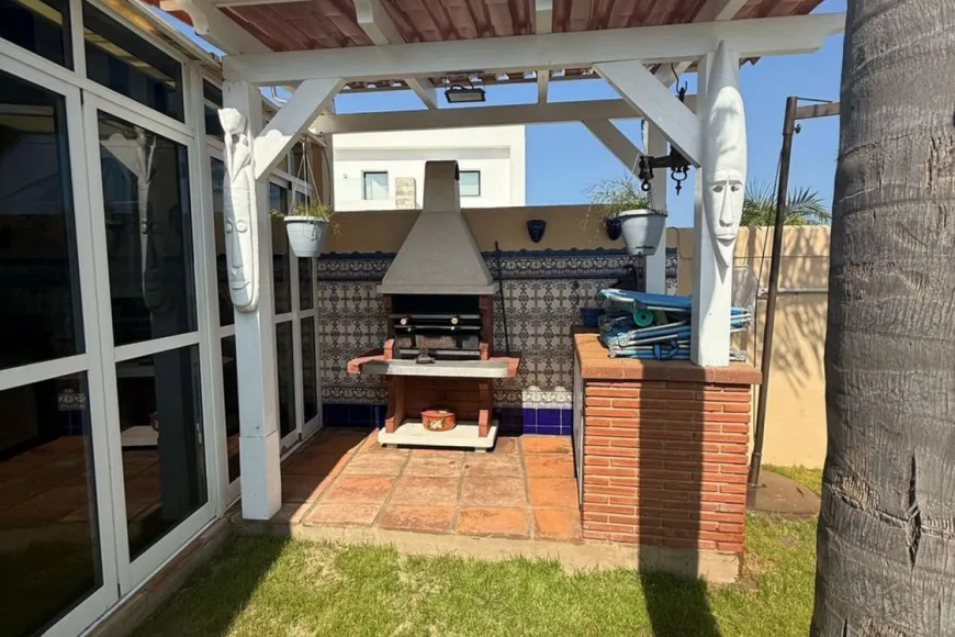 Villa in La Línea (Ref: R5350831)