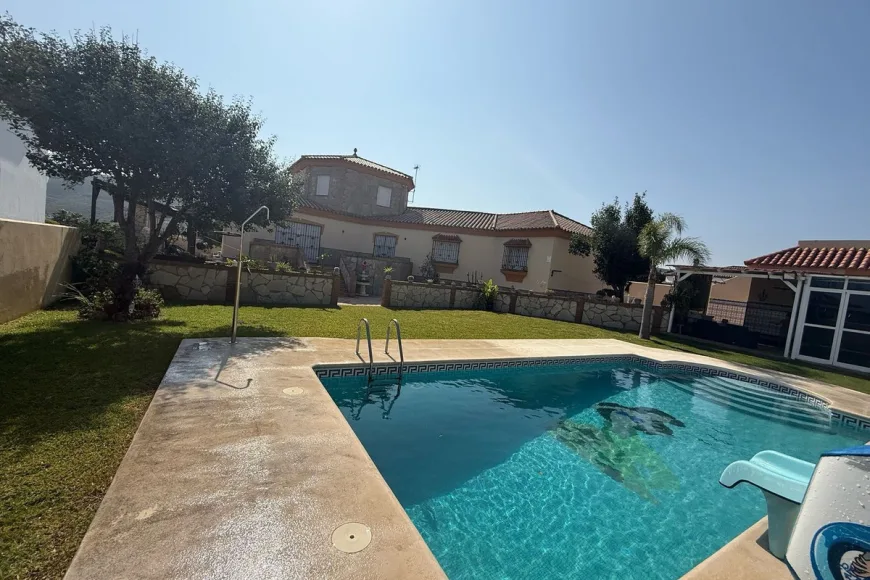 Villa in La Línea (Ref: R5350831)