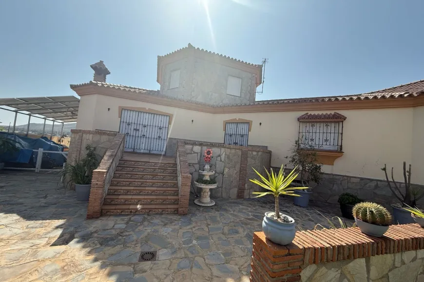Villa in La Línea (Ref: R5350831)