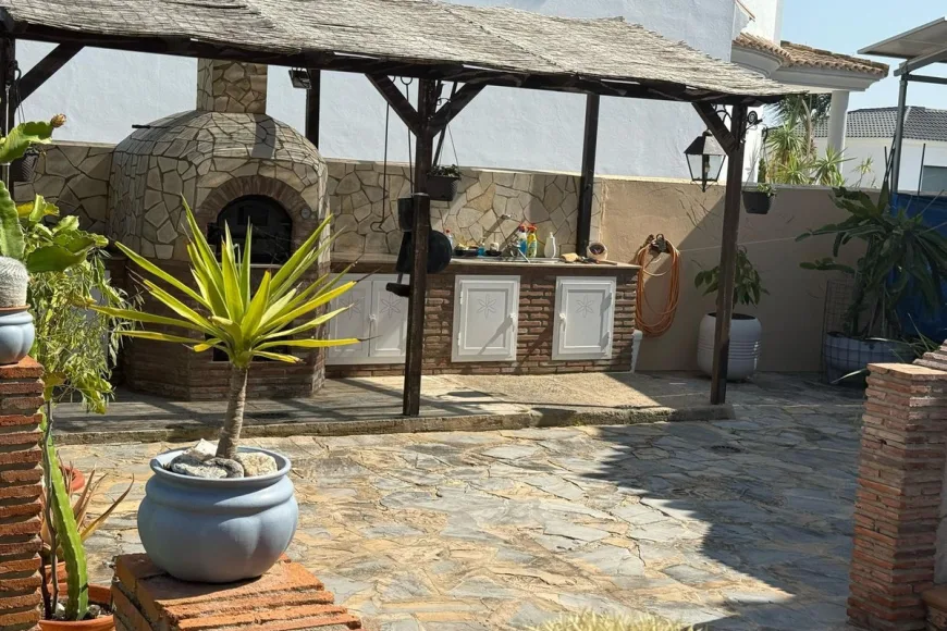 Villa in La Línea (Ref: R5350831)