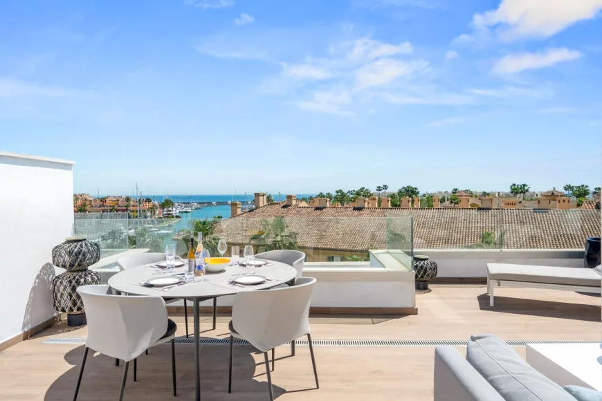 Apartment en Sotogrande Puerto (Ref: R5362774)