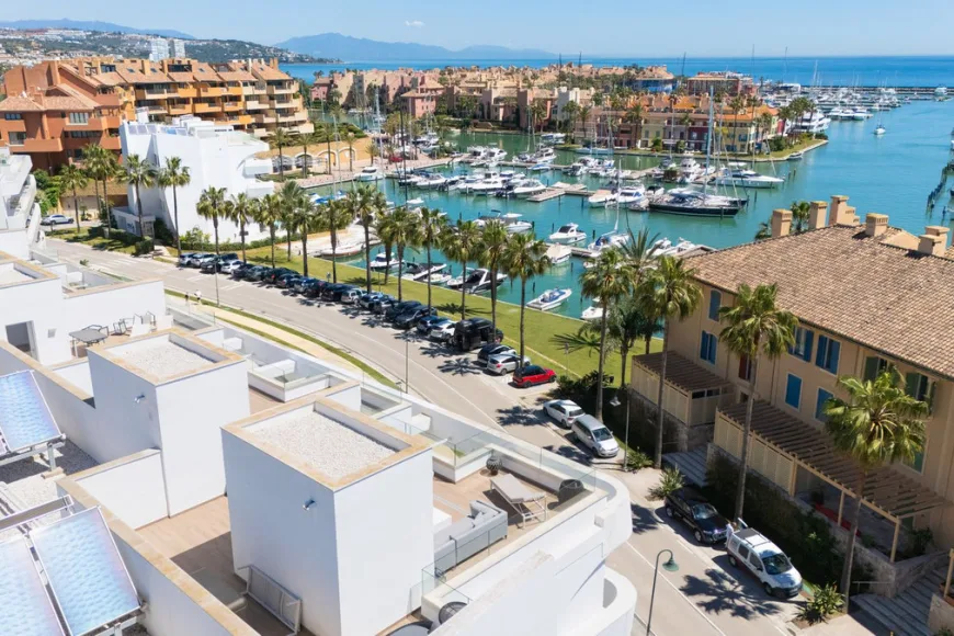 Apartment en Sotogrande Puerto (Ref: R5362774)